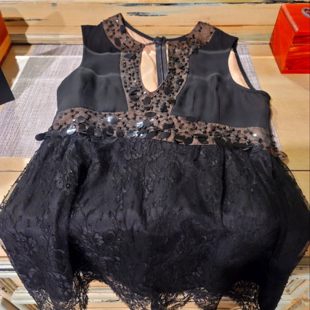 Nanette Lepore 100% Silk Embellished Paillette Sleeveless Black Top Size 2